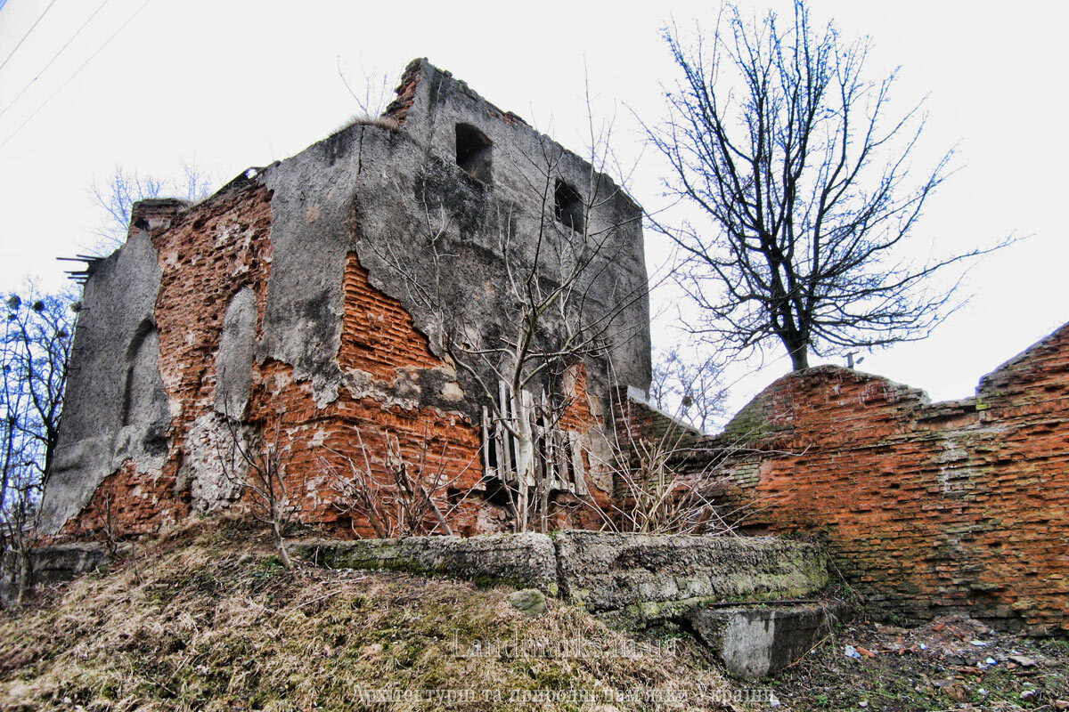 Zamek w Janowie  Castle in Ivanoiv Castles of ukraine