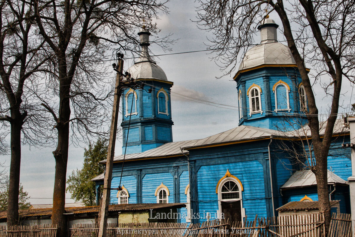 Деревяна церква у Кирнасівці Typical wood church in Ukraine