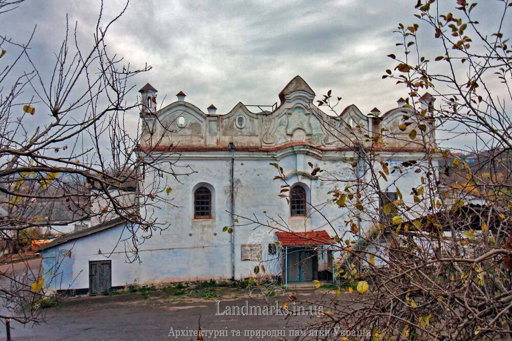 בית הכנסת העתיק והמבוצר הוקם בשנת 1589 Стародавні Синагоги України