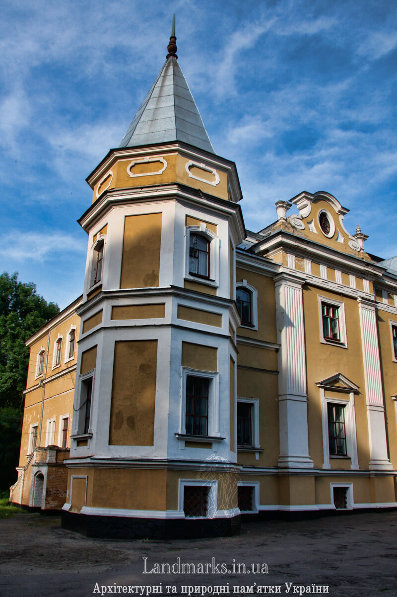 Вежа палацу у Верхівці, палаци Вінниччини