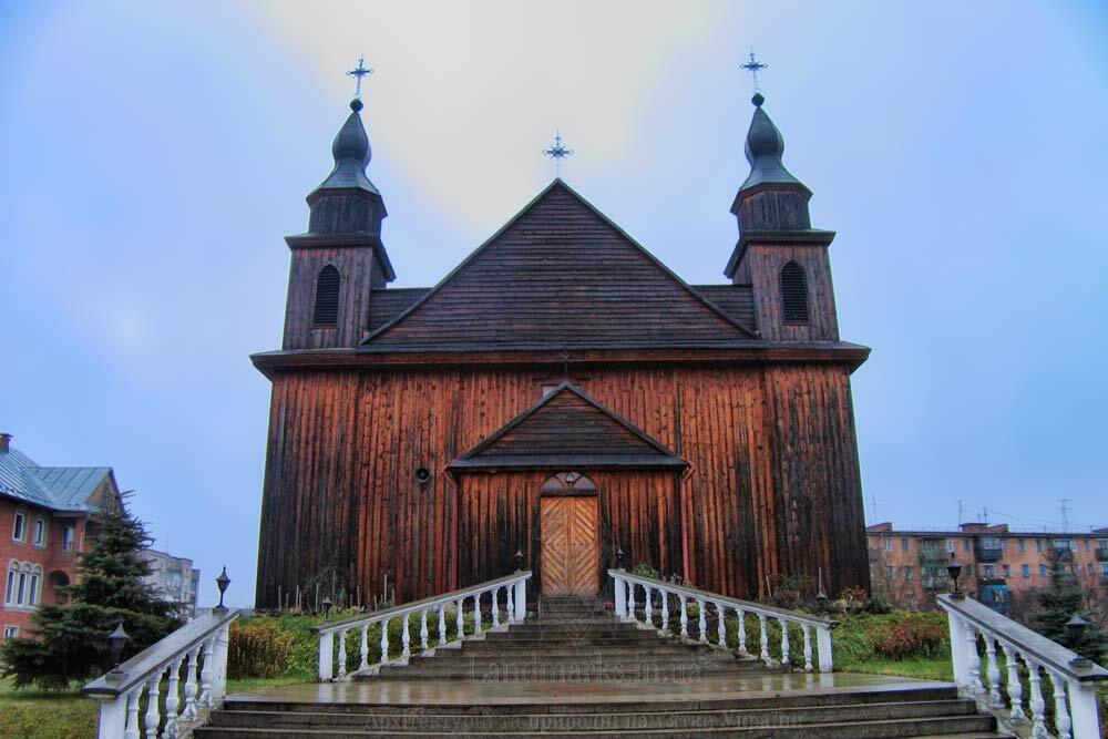 The wooden church in Kovel has a two-towered temple shape