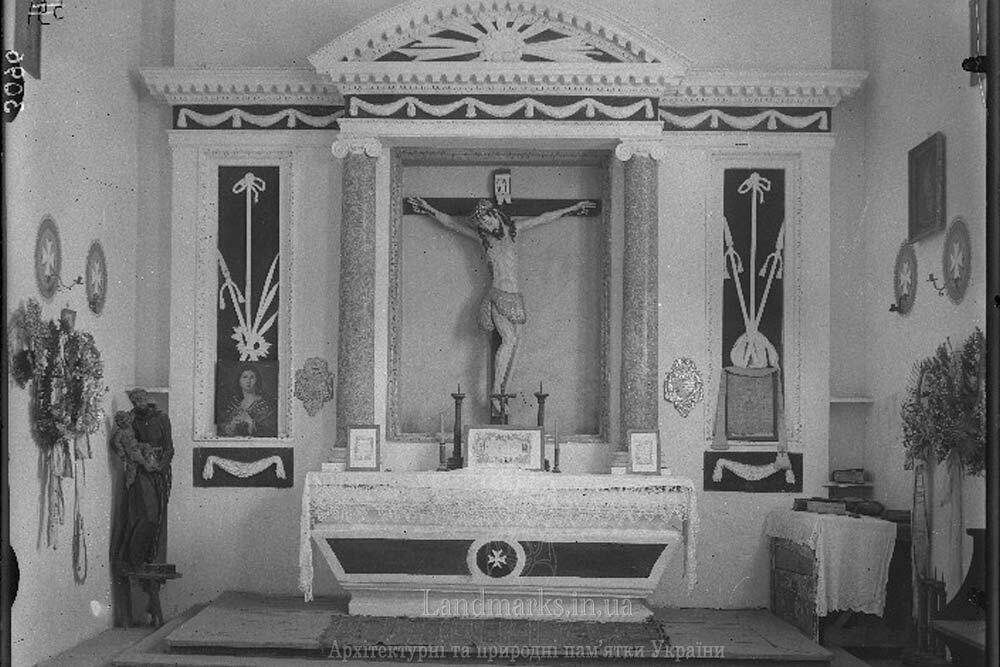 Cemetery chapel in Olyka Archive photo
