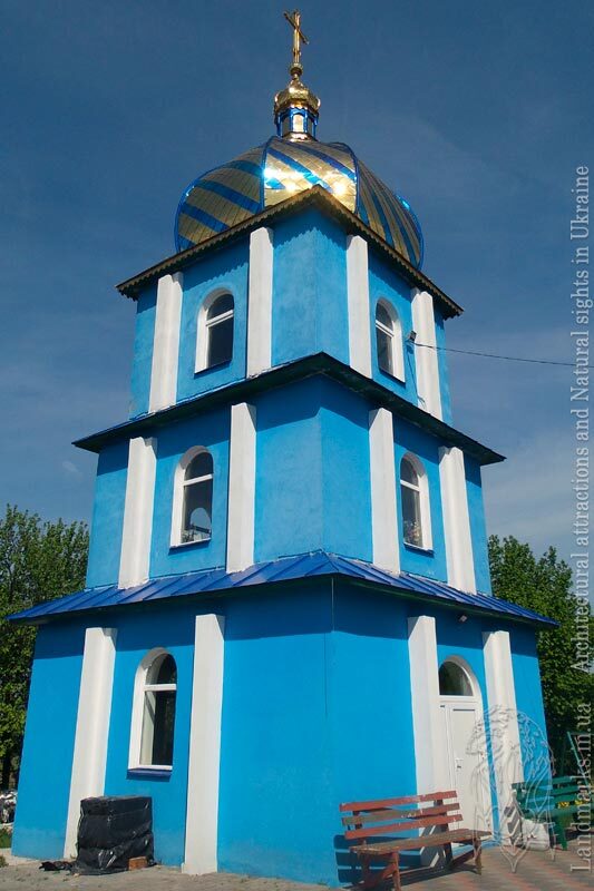 Дзвінниця храму в Тростянці Храми Волинського краю