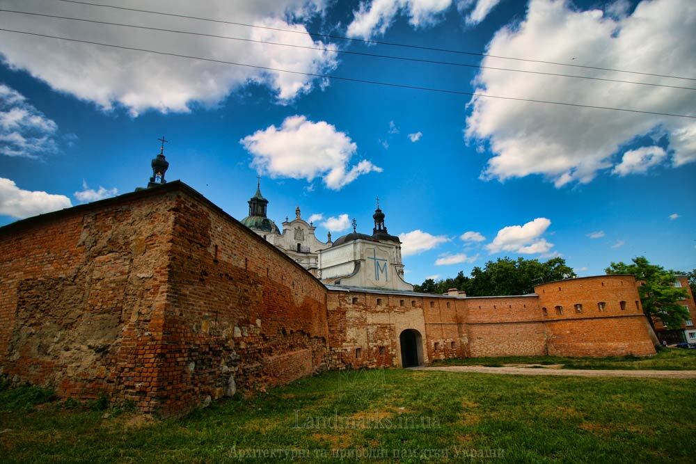 Оборонні храми Житомирщини. Монастир -фортеця у Бердичеві