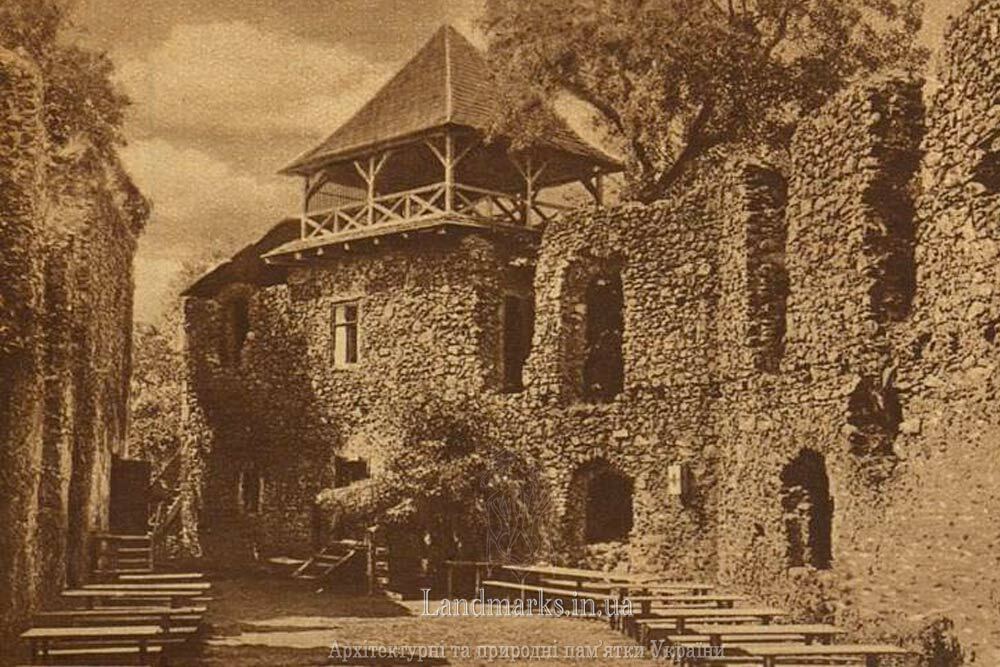 Фото з часопису Letem světem,  замок у 1933 р