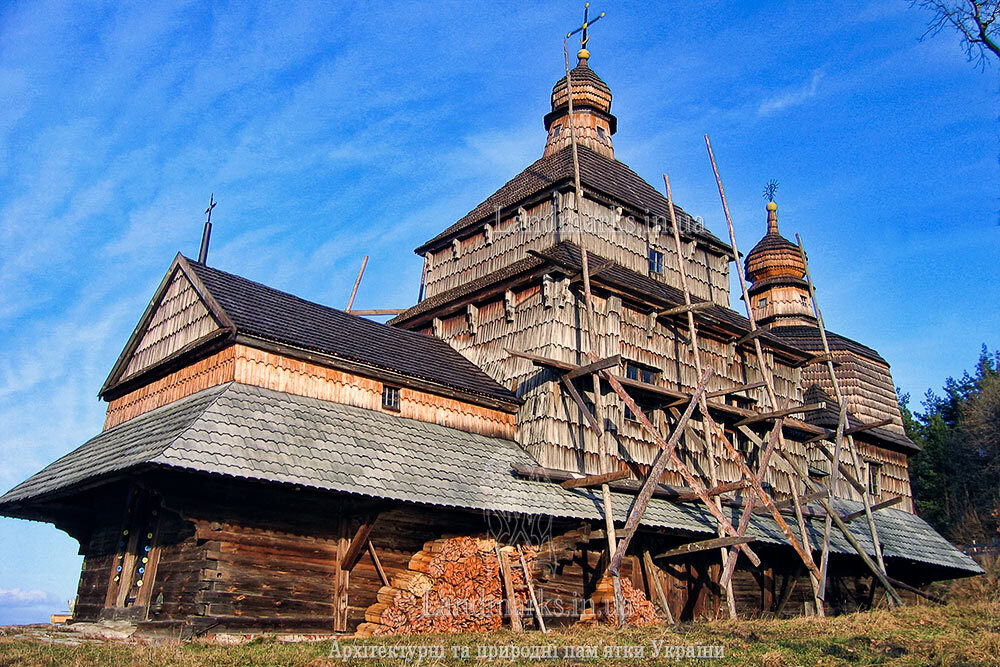 Ancient wooden church in Potelych - Svyatodukhivskyi, 1502, photo 2007