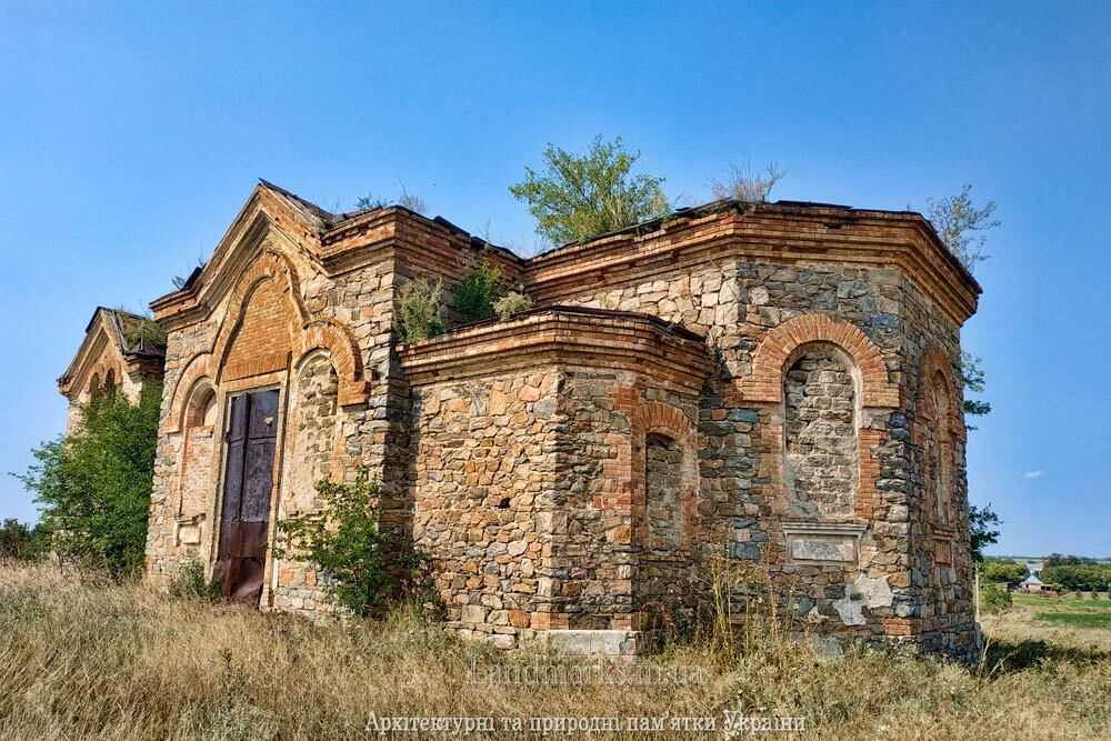 Руїни церкви у Марянівці