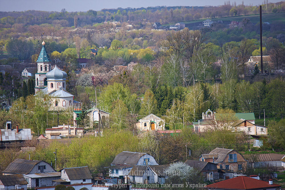 Вид на українське село Германівку з Ревиної гори