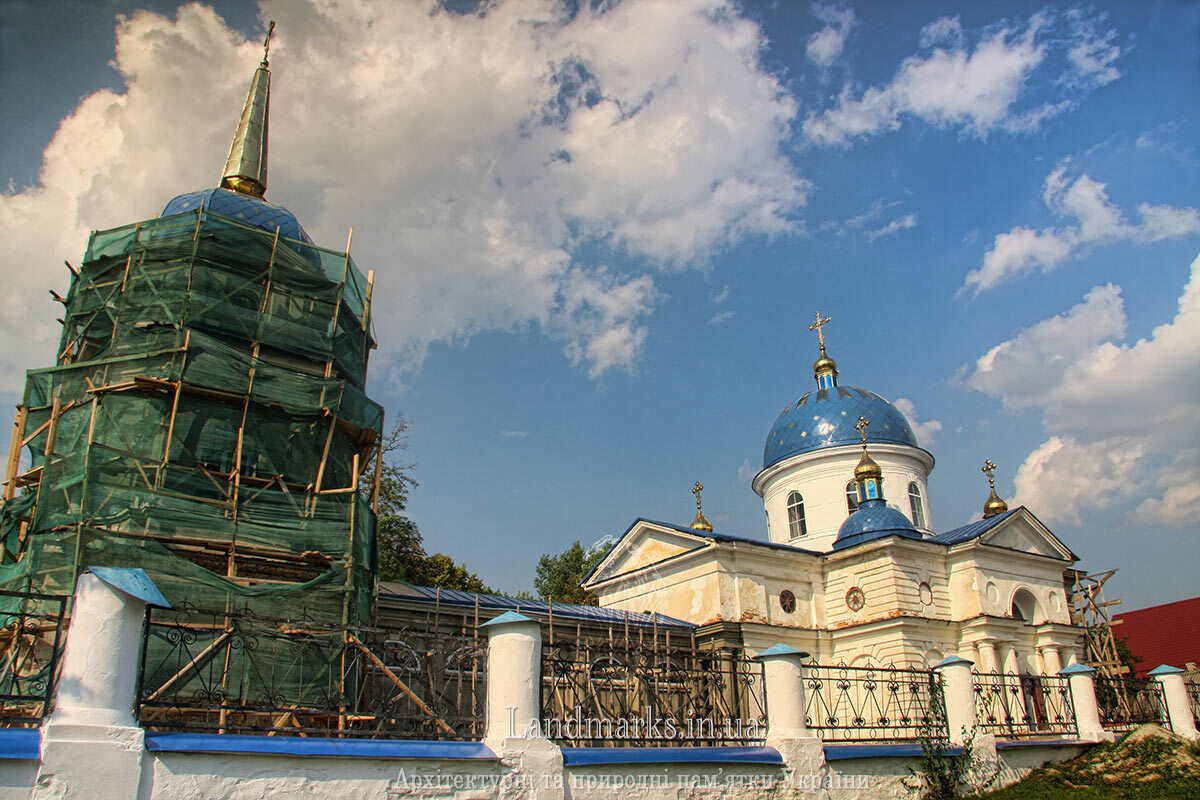 Церква свт. Миколая під час реставрації. Гостролуччя