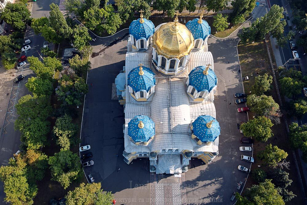 Володимирський собор вид з неба. Київ з висоти пташиного польоту.