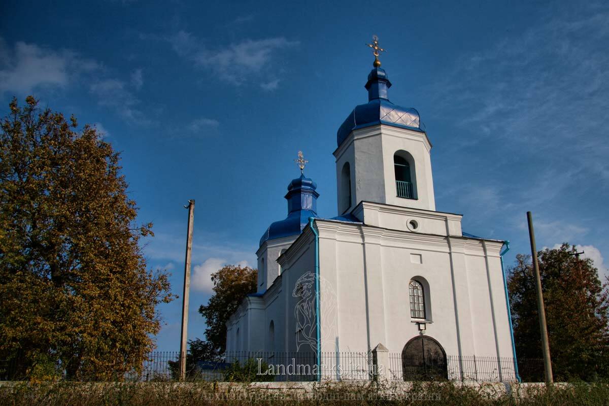 Церква в Сулимівці восени Муровані храми Київської області