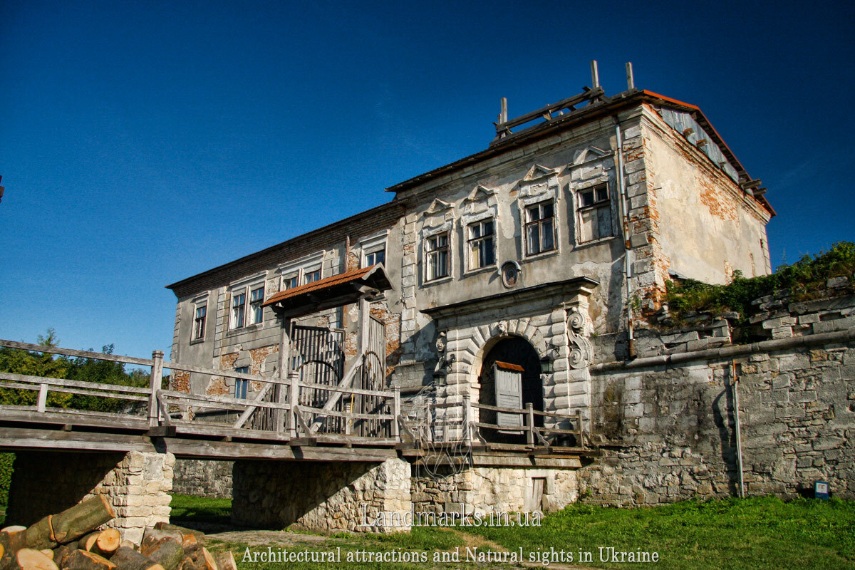 Zolochiv Castle is included in the "Golden Horseshoe" of castles of the Lviv region