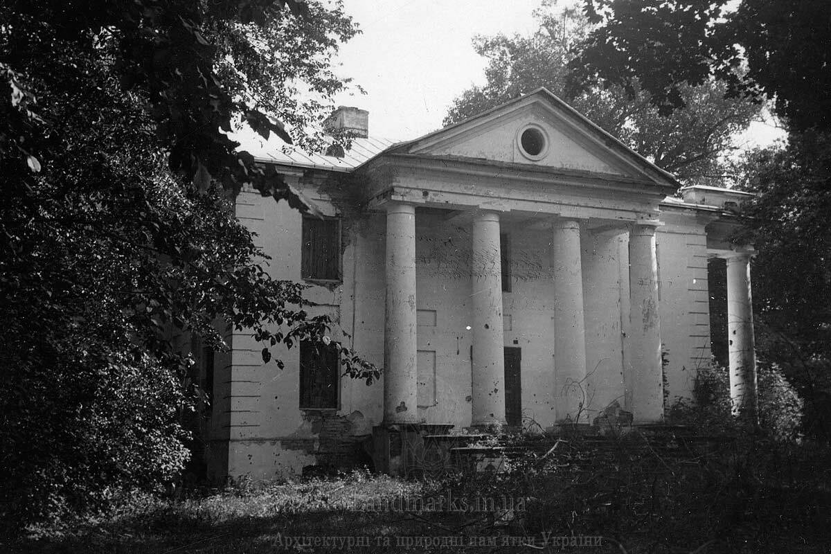 Архівна фотографія  1938 р. Палац в Воробині