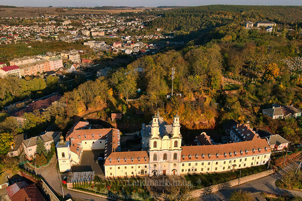 Монастир в Бучачі, Монастирі та храми Тернопільської області