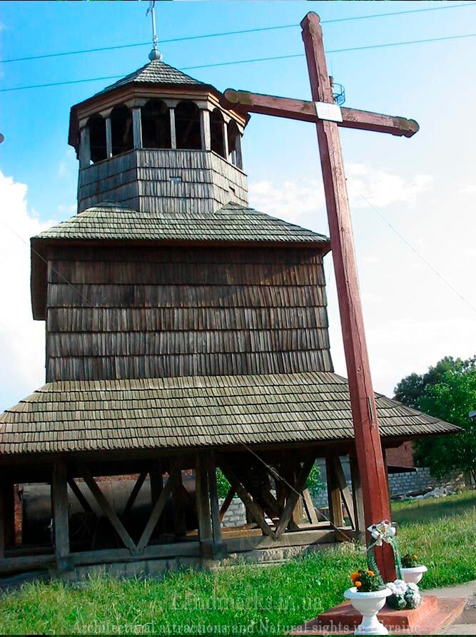Дзвіниця Успенської церкви в Чорткові