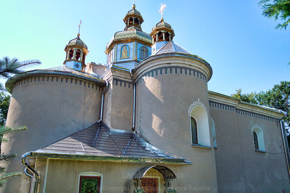 Обороні храми та монастирі України