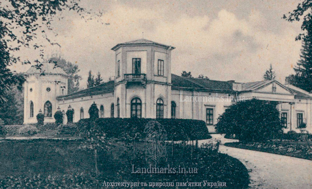 Архівна фотографія палацу родини Голуховських