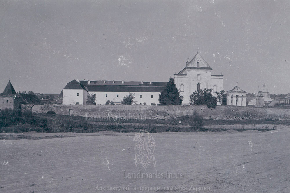Костел та монастир кармелітів