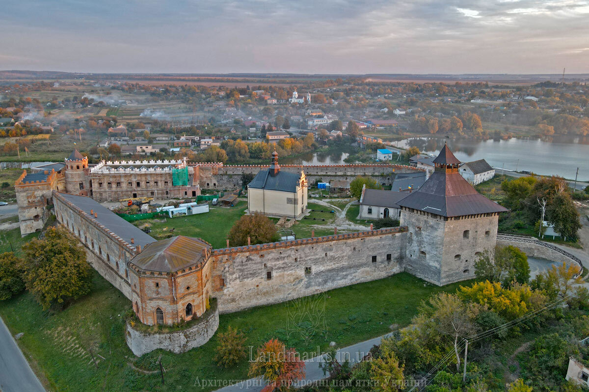Фото фортеці з квадрокоптера , Замки та фортеці України з неба