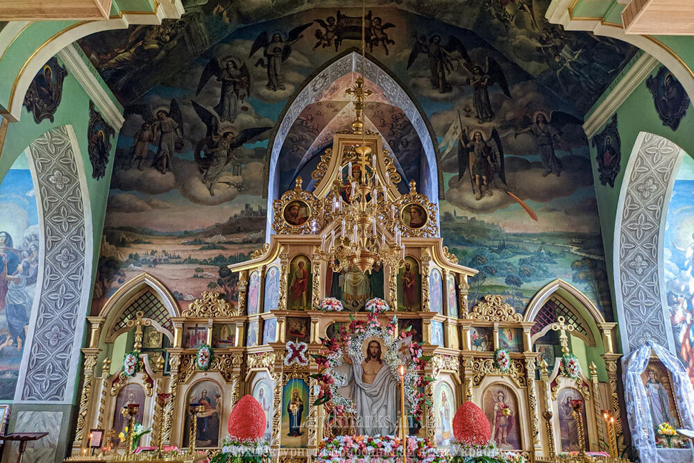 Вівтар церкви в Городищі та розписи над ним. Інтерєри українських храмів