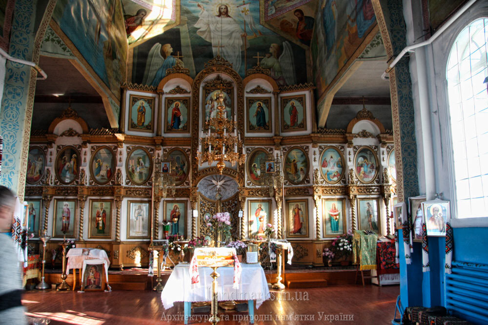 Вівтар Покровської церкви в Летичівці