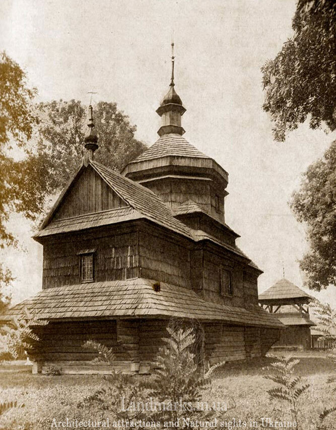 Архівна фотографія церкви в Дубівцях з книги Г. Логвина