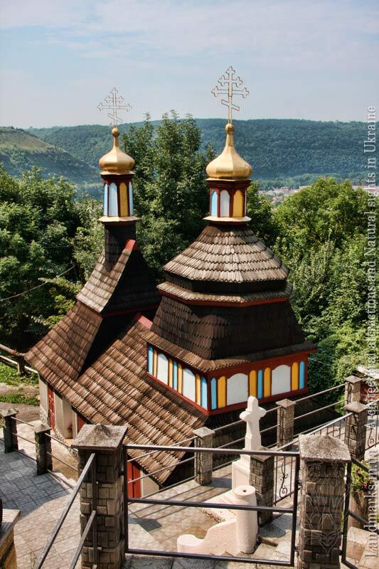 Храми монастиря в Хрещатику