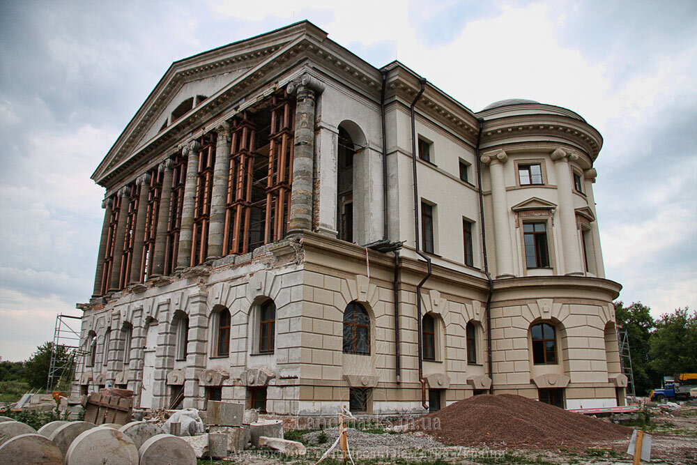Палац Разумовського реконструкція архівна фотографія