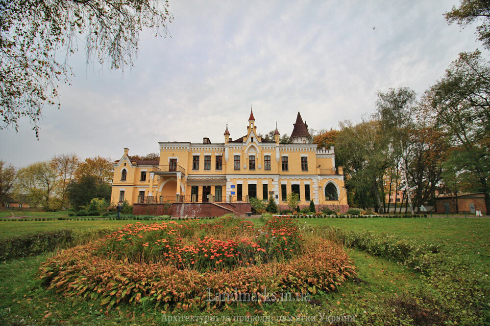 Осінні фотографії ЧЕрнігова Палаци Чернігівської області