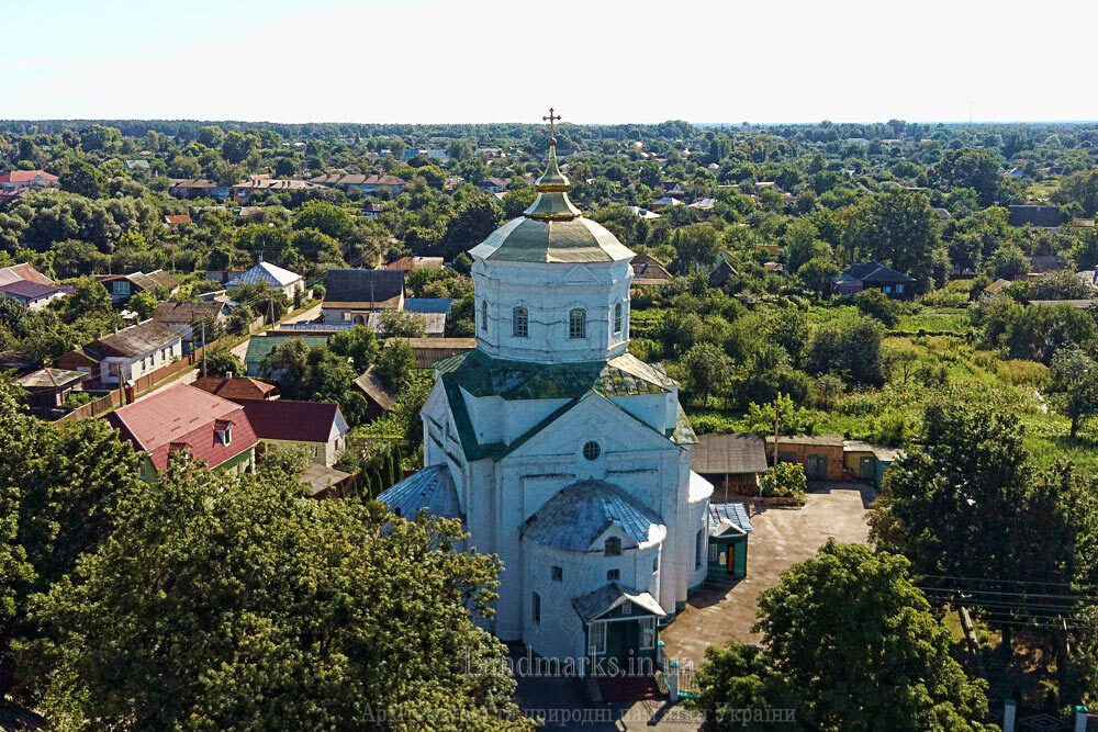 Вид зверху на Вознесенську церкву